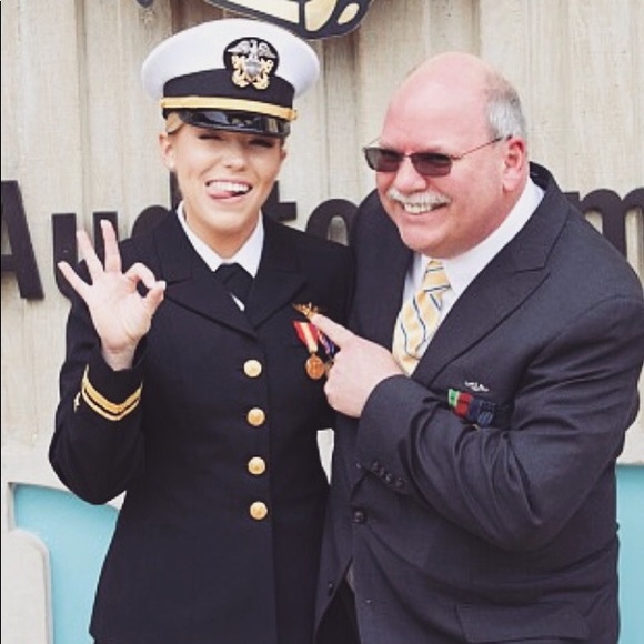 Meet your Posher, Christine - Picture 3 of 3